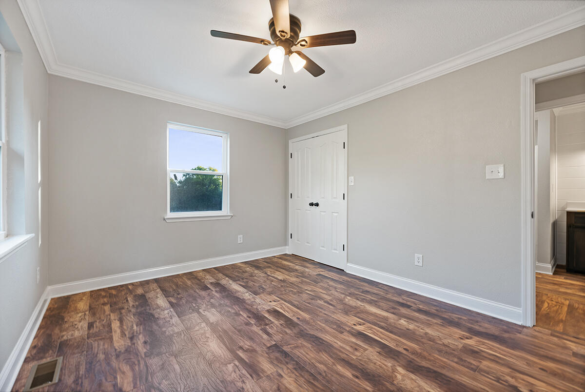 1697 Oakland Road Philadelphia, TN 37846 - Photo 31 of 34 DSC_2536