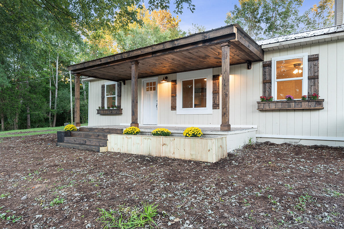 1697 Oakland Road Philadelphia, TN 37846 - Photo 4 of 34 DSC_2561