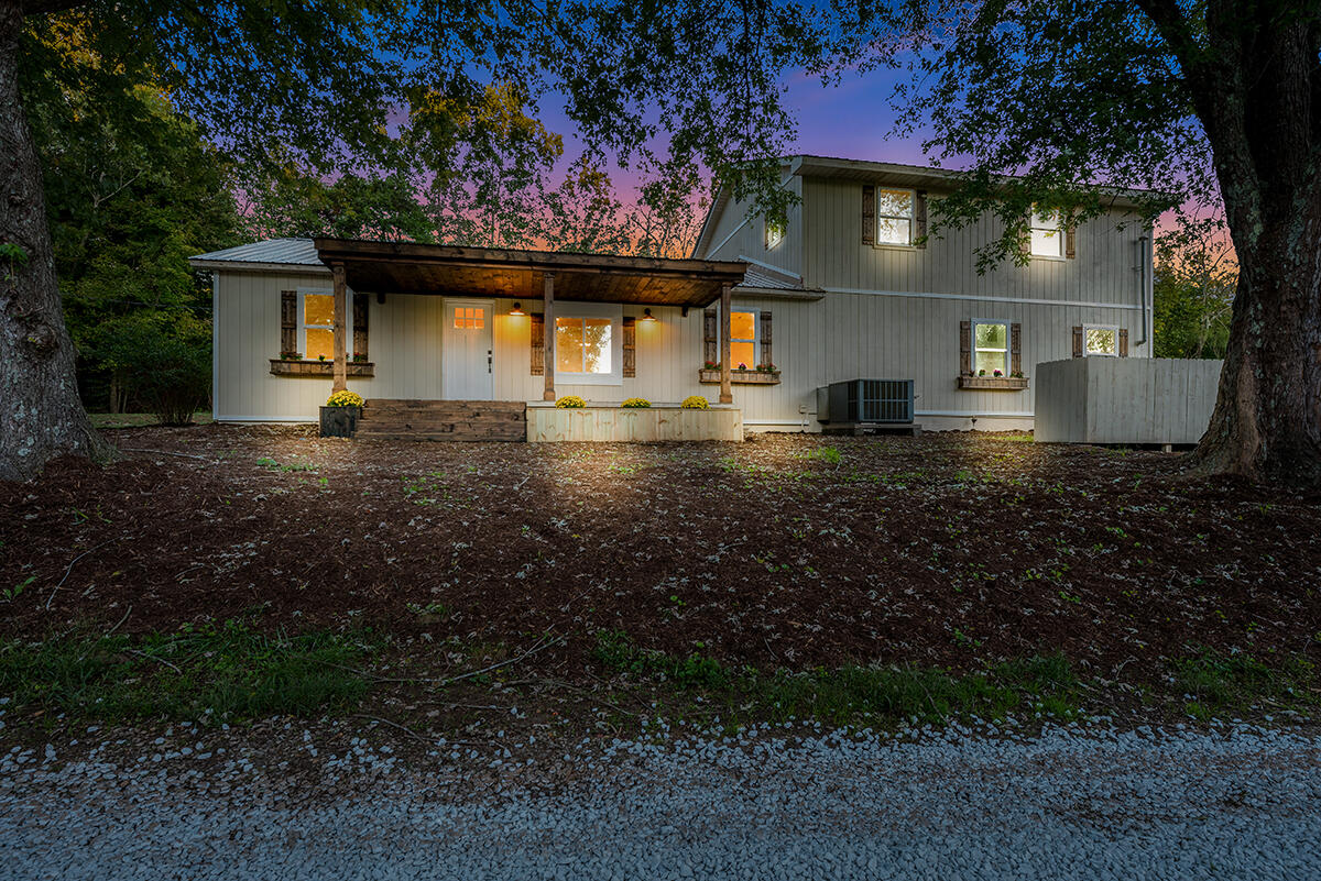 1697 Oakland Road Philadelphia, TN 37846 - Photo 6 of 34 DSC_2556q