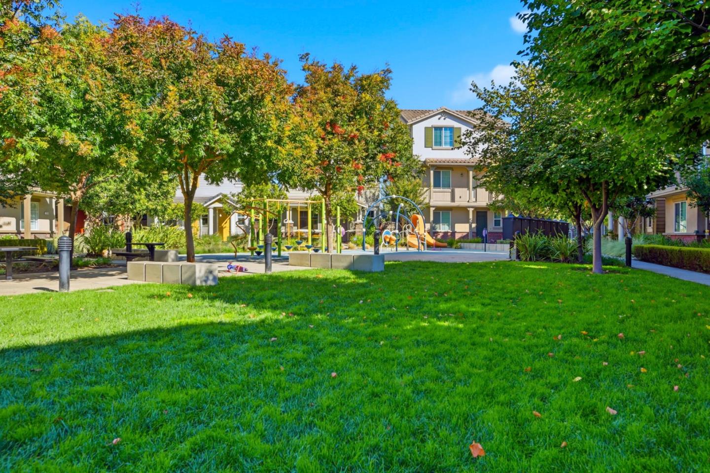 56 Regency Place Hayward, CA 94544 - Photo 40 of 43 a front view of building with yard and green space