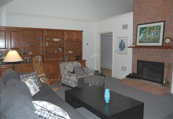 8 Butterfield Road Lexington, MA 02420 - Photo 8 of 30 Gallery Image 8