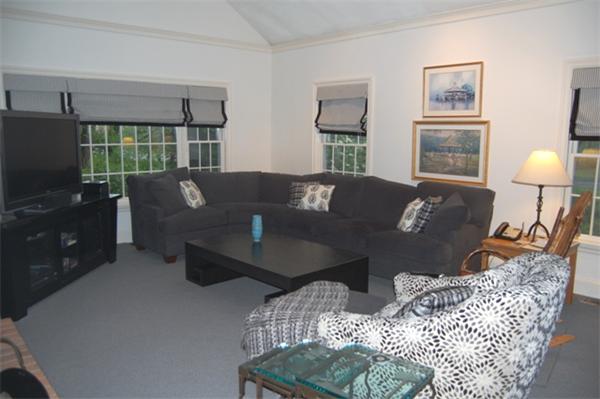 8 Butterfield Road Lexington, MA 02420 - Photo 9 of 30 Gallery Image 9