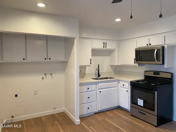 $1,695 | 21401 Golden Hills Boulevard, Unit D, Tehachapi, CA 93561