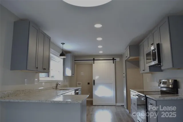 $1,850 | 320 West Stewart Avenue, Mooresville, NC 28115