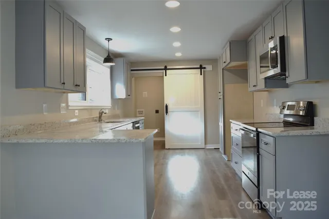 $1,850 | 320 West Stewart Avenue, Mooresville, NC 28115