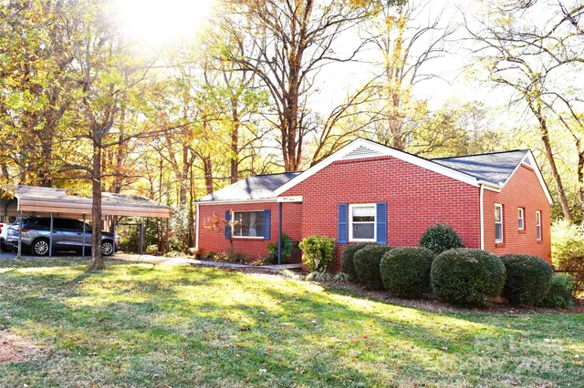 $1,850 | 320 West Stewart Avenue, Mooresville, NC 28115