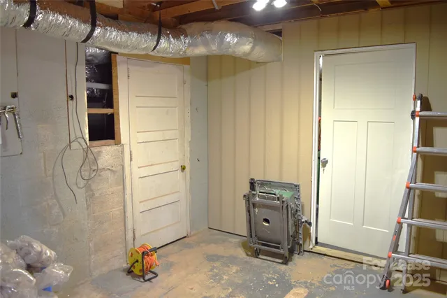 $1,850 | 320 West Stewart Avenue, Mooresville, NC 28115