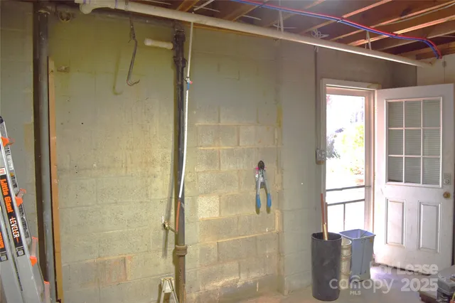 $1,850 | 320 West Stewart Avenue, Mooresville, NC 28115