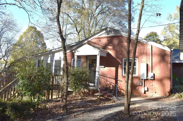 $1,850 | 320 West Stewart Avenue, Mooresville, NC 28115