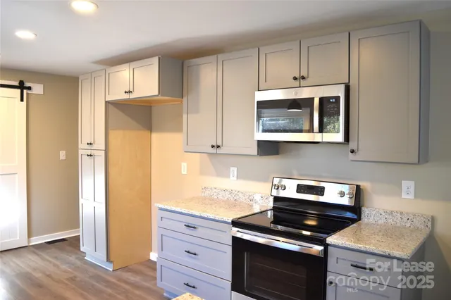 $1,850 | 320 West Stewart Avenue, Mooresville, NC 28115