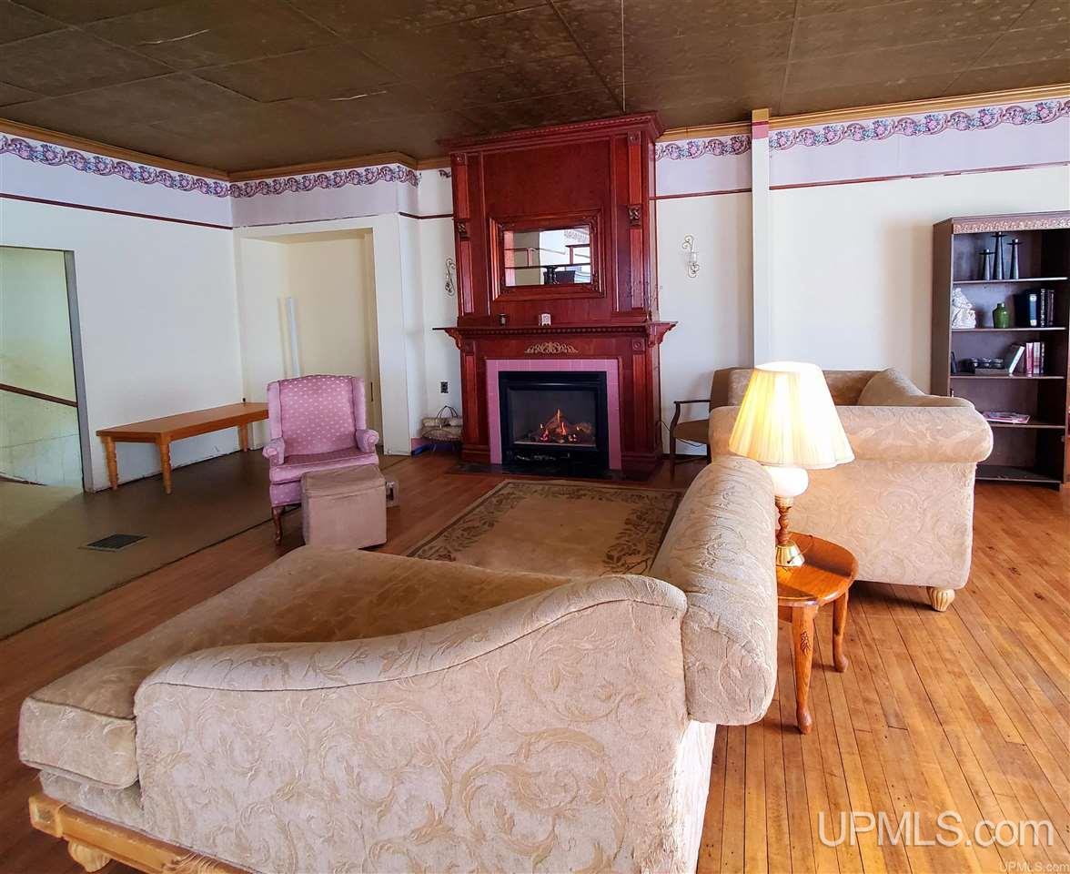 232 Zoberlein Street Ishpeming, MI 49849 - Photo 5 of 32 Gallery Image 5