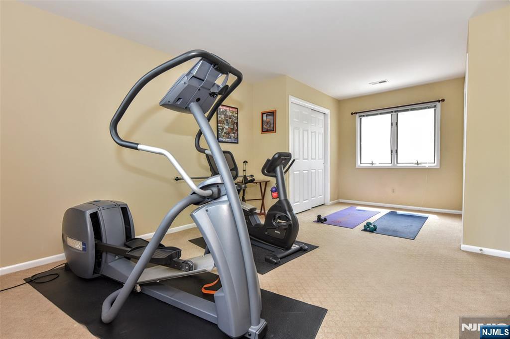 143 Fisher Road Mahwah, NJ 07430 - Photo 27 of 50