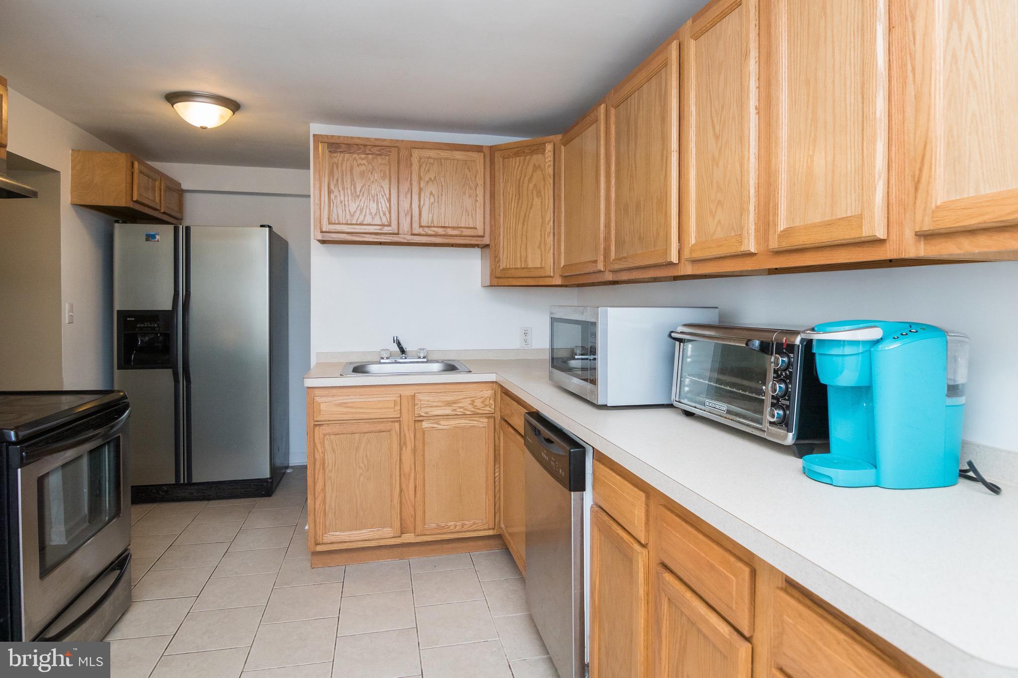 214 Blue Hen Road New Castle, DE 19720 - Photo 7 of 25 All Kitchen appliances included!