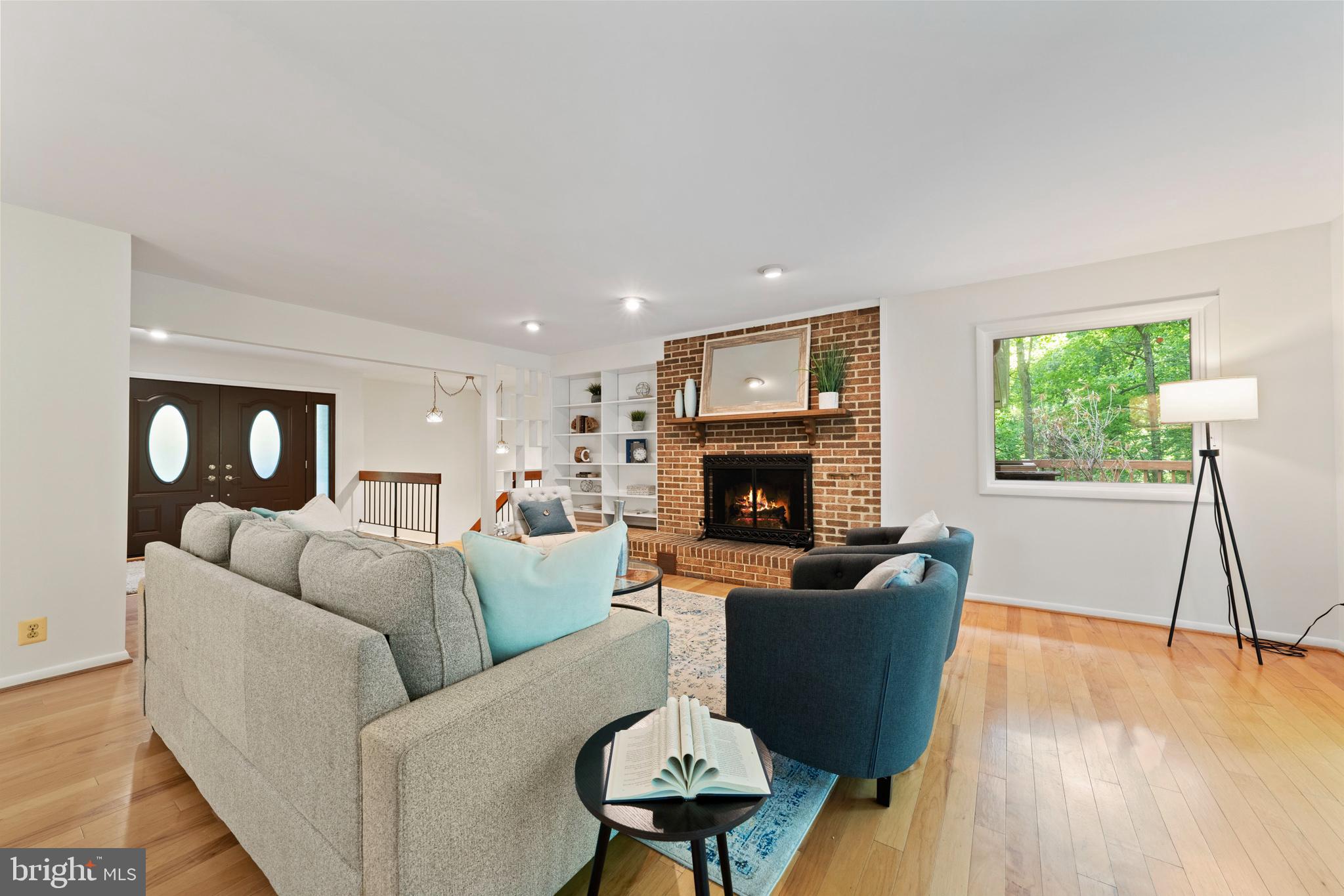 11830 Larry Road Fairfax, VA 22030 - Photo 4 of 24 Gallery Image 4