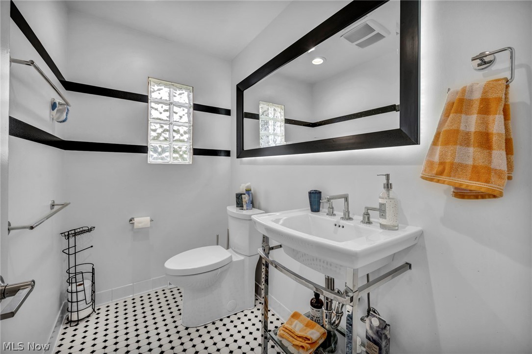 31800 Pinetree Road Pepper Pike, OH 44124 - Photo 11 of 41 Gallery Image 11