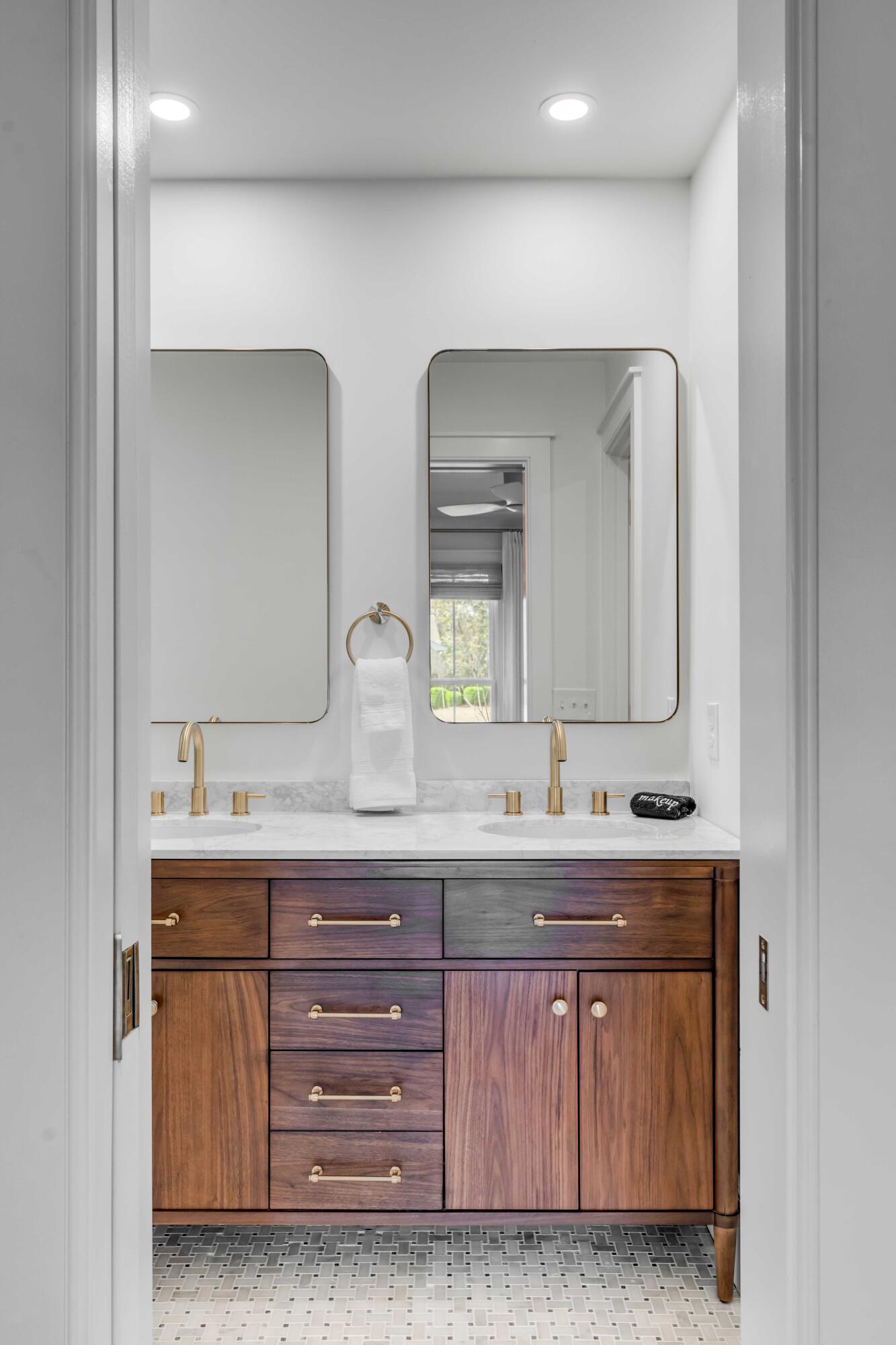 690 Pelzer Drive Mount Pleasant, SC 29464 - Photo 49 of 103 DSC04093