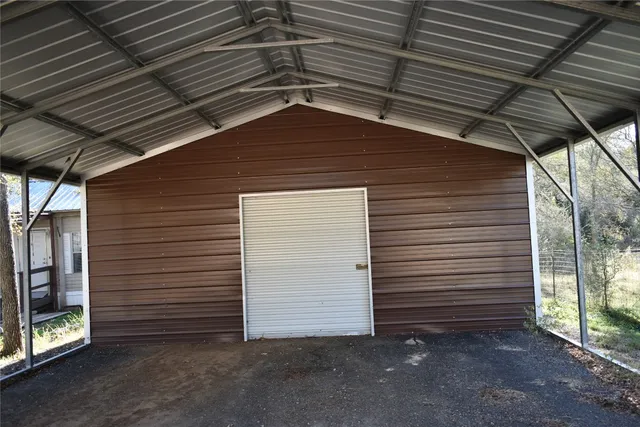 a view of a small garage