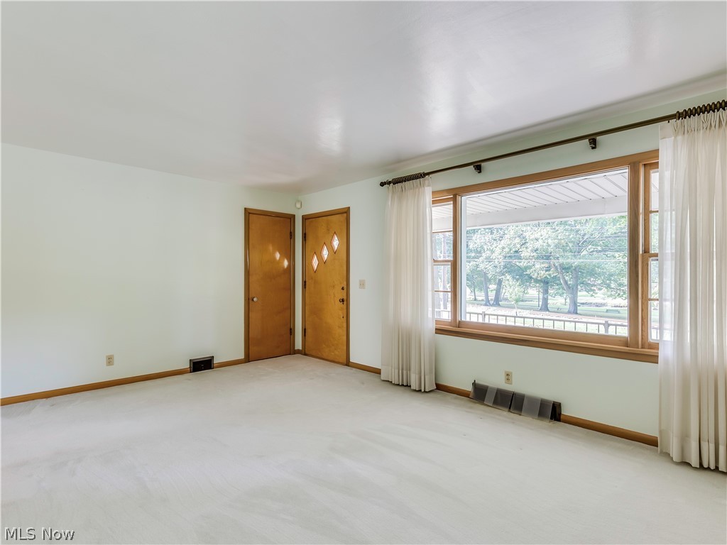 1804 Monument Road Northwest Canton, OH 44709 - Photo 3 of 27 Gallery Image 3