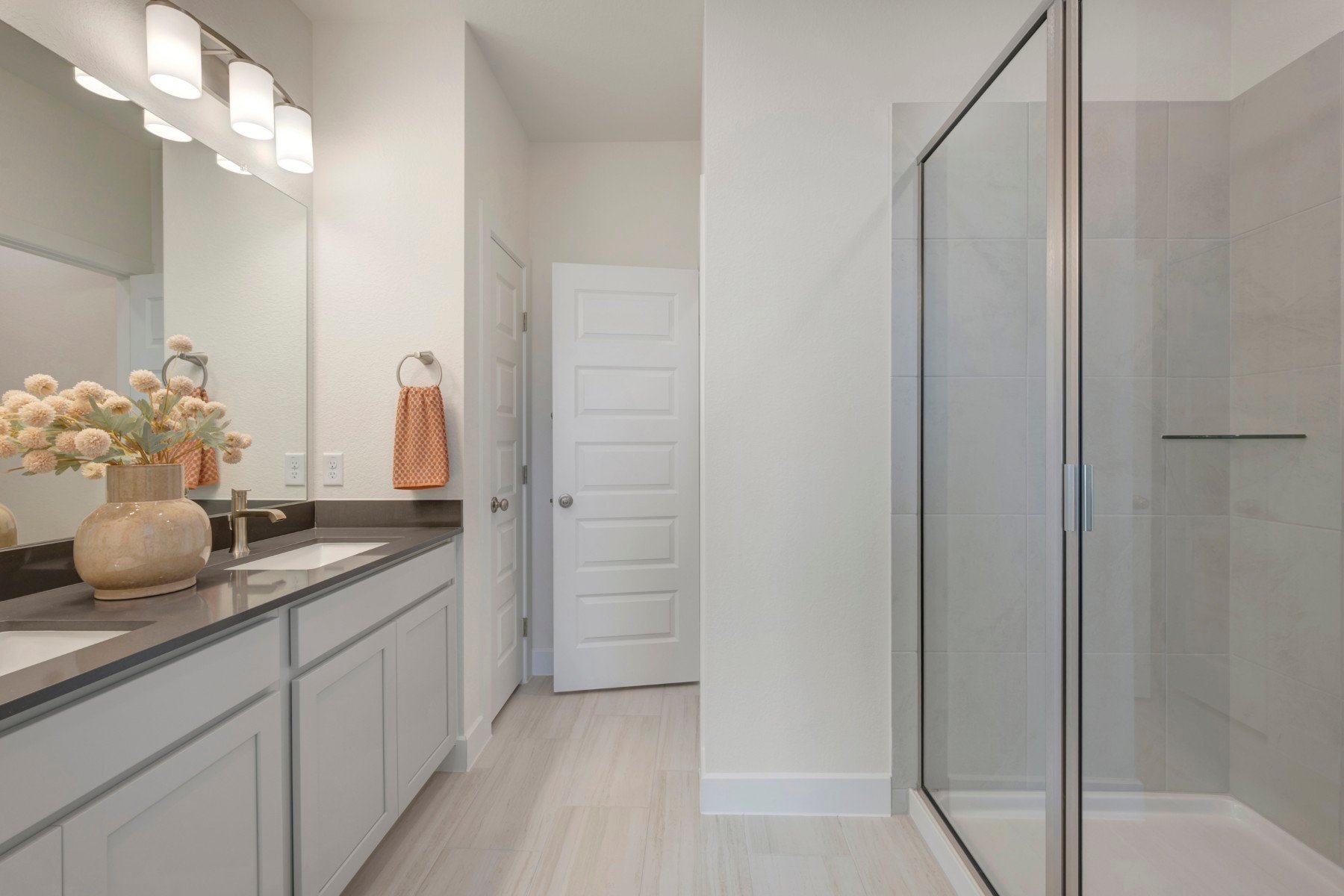 1012 A Brickell Loop Austin, TX 78744 - Photo 10 of 23 Owner's Bathroom (Staged)