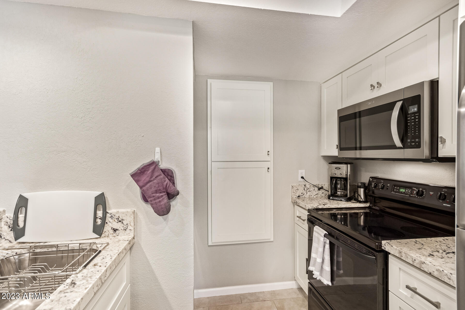 9711 East Mountain View Road, Unit 1502 Scottsdale, AZ 85258 - Photo 11 of 42 1502 kitchen area