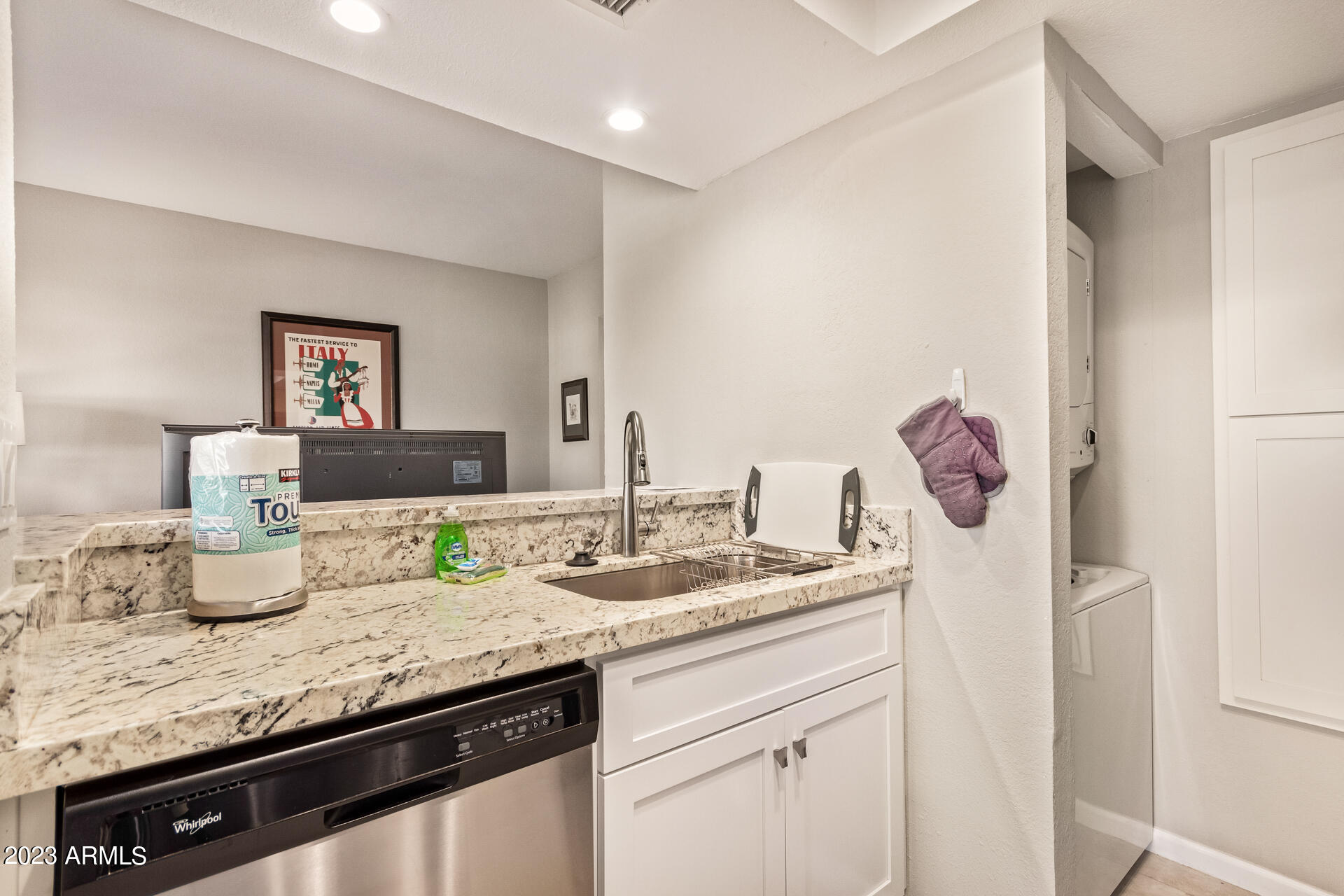 9711 East Mountain View Road, Unit 1502 Scottsdale, AZ 85258 - Photo 13 of 42 1502 kitchen