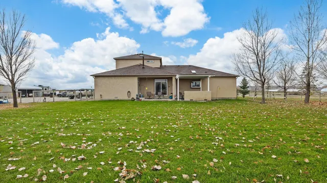 a view of a tennis court