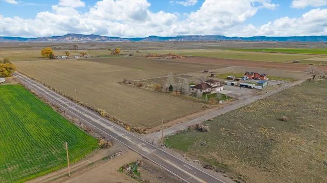 $799,999 | 1792 12 Road, Loma, CO 81524