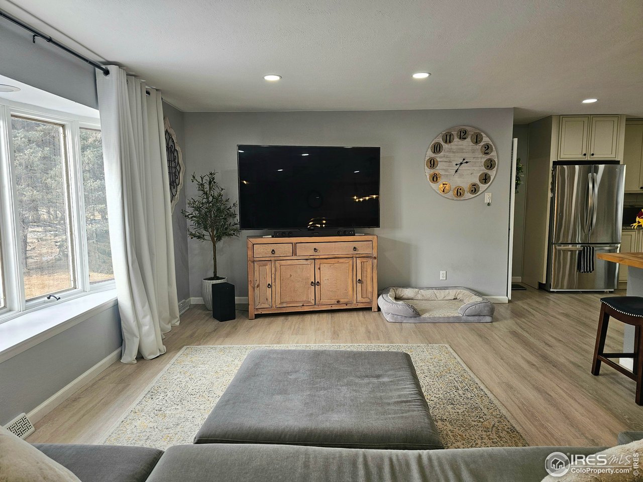 511 Pawnee Drive Sterling, CO 80751 - Photo 13 of 45 Living room