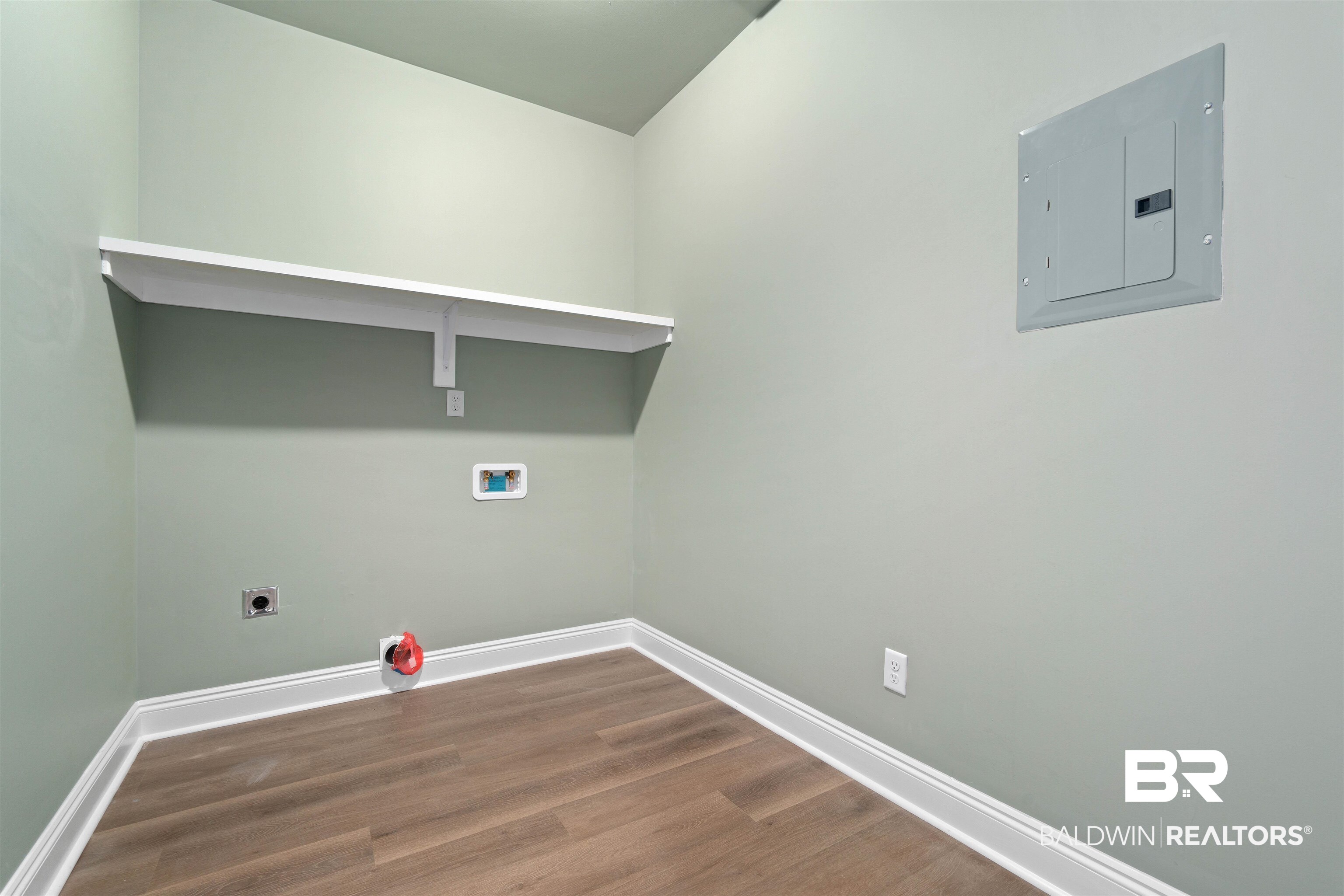 10164 Bridgewater Drive Theodore, AL 36582 - Photo 28 of 34 Large Utility Room