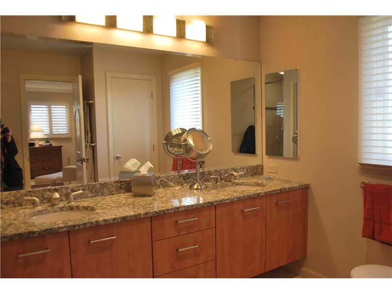 939 Valleyview Road Mt. Lebanon, PA 15243 - Photo 14 of 21 Master Bath/Spa.