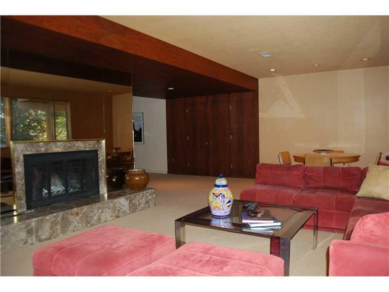 939 Valleyview Road Mt. Lebanon, PA 15243 - Photo 16 of 21 Family Room.