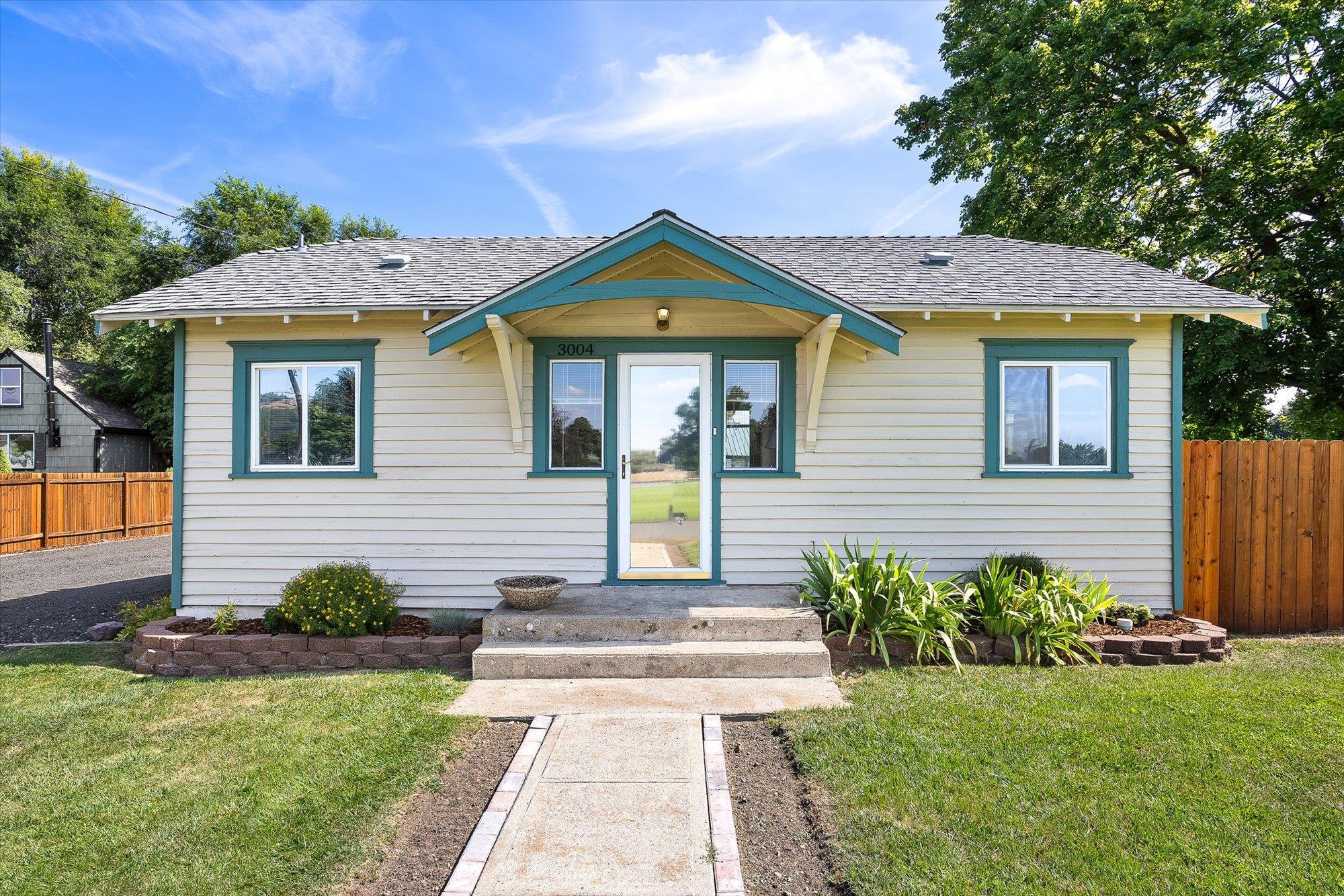 3004 North Center Road Spokane Valley, WA 99212 - Photo 1 of 28