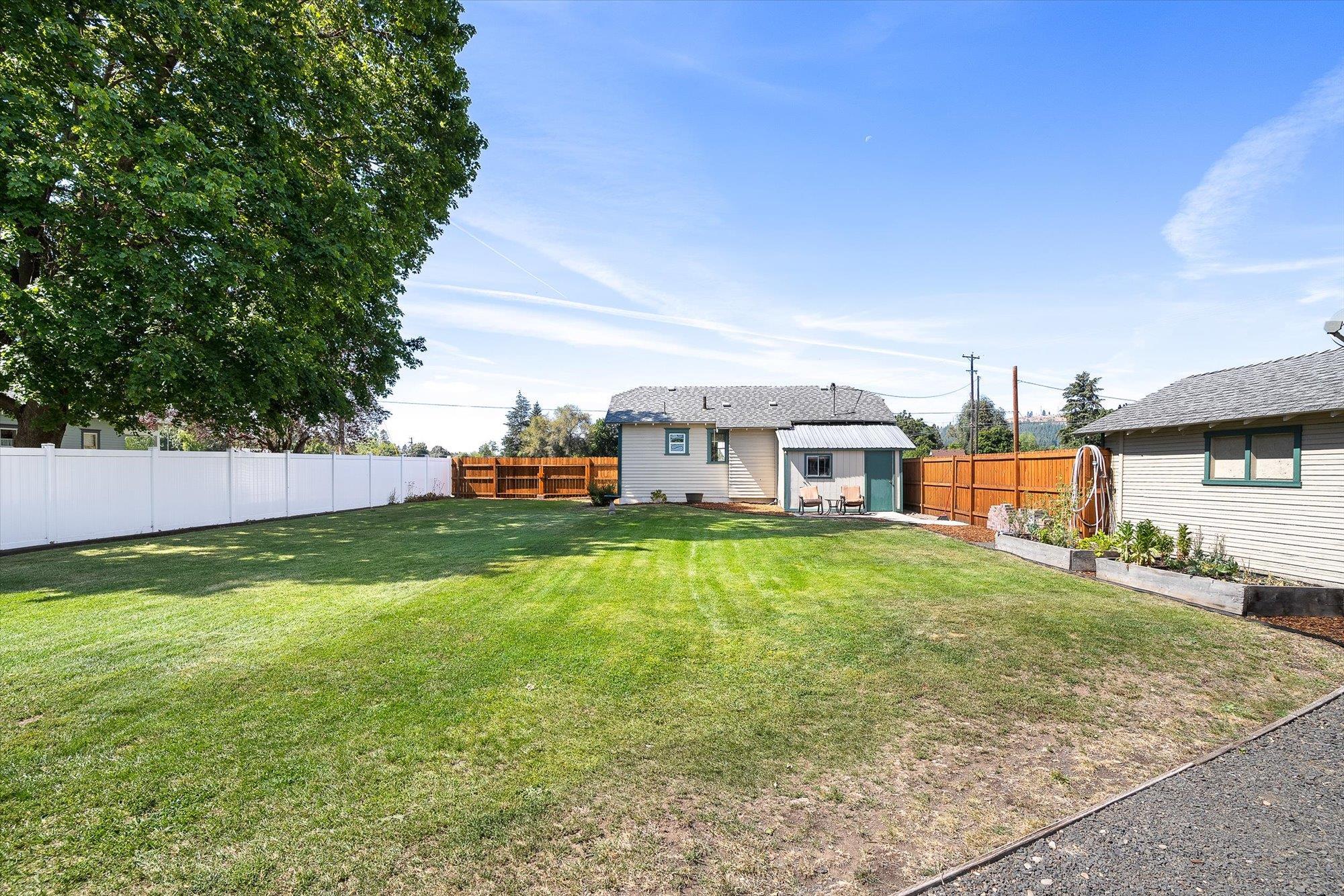 3004 North Center Road Spokane Valley, WA 99212 - Photo 15 of 28