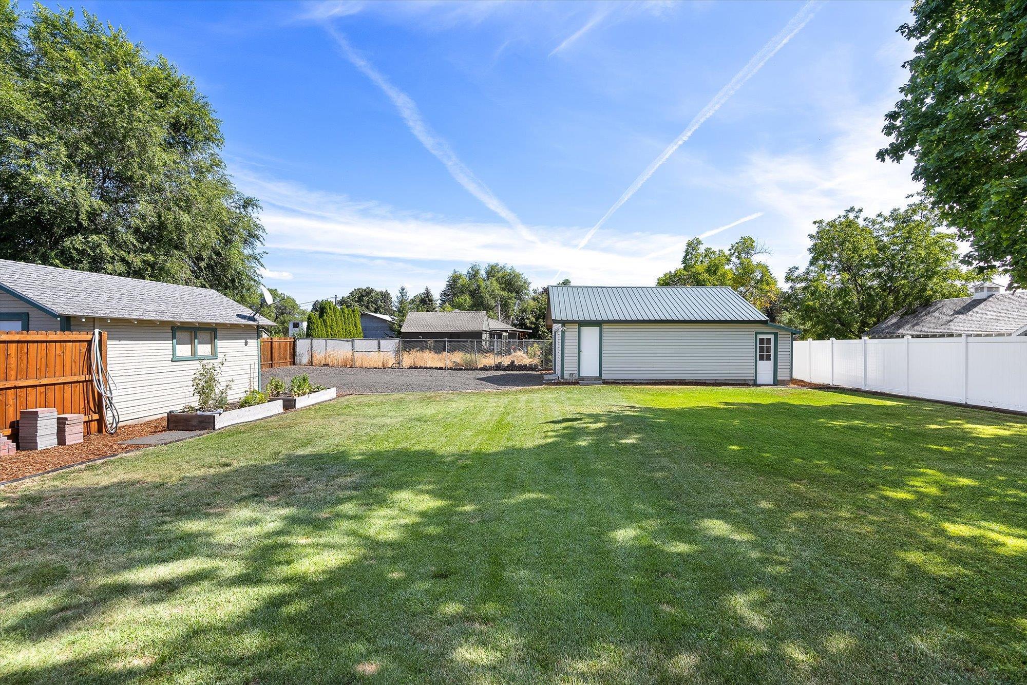 3004 North Center Road Spokane Valley, WA 99212 - Photo 16 of 28