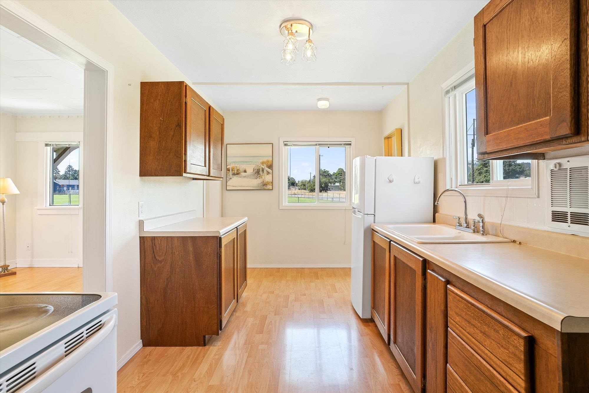 3004 North Center Road Spokane Valley, WA 99212 - Photo 8 of 28