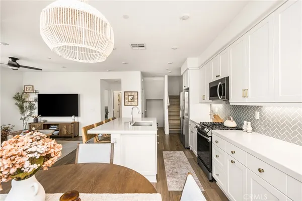 $889,000 | 1613 Jade Road, Mission Viejo, CA 92691