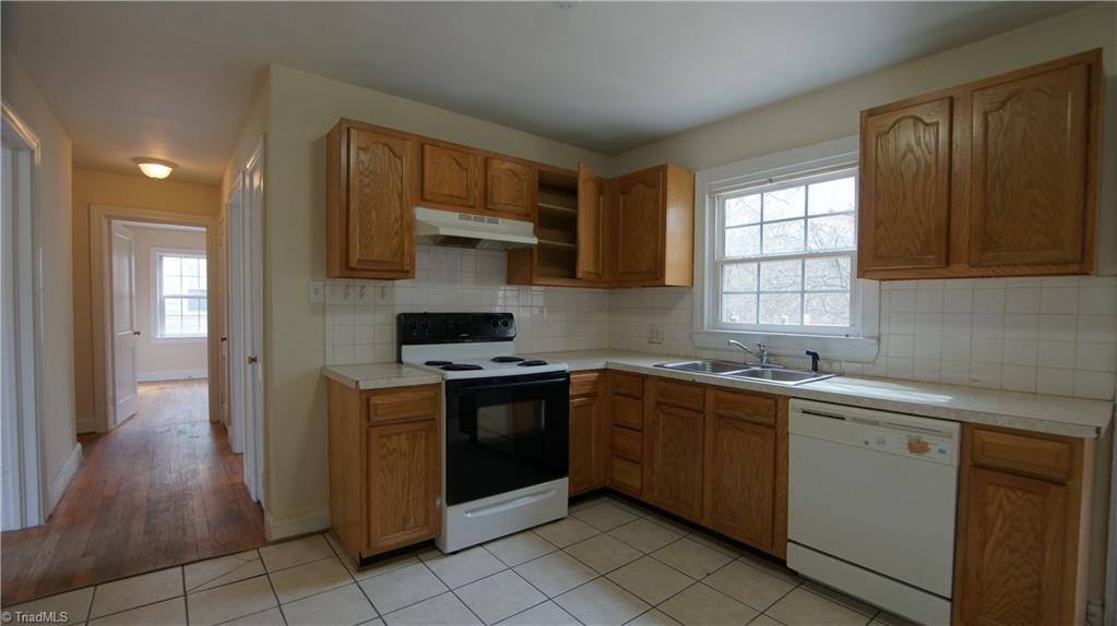 620 Oak Summit Road Winston-Salem, NC 27105 - Photo 8 of 26 Gallery Image 8