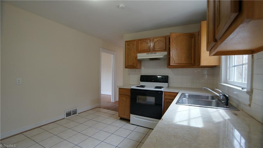 620 Oak Summit Road Winston-Salem, NC 27105 - Photo 9 of 26 Gallery Image 9