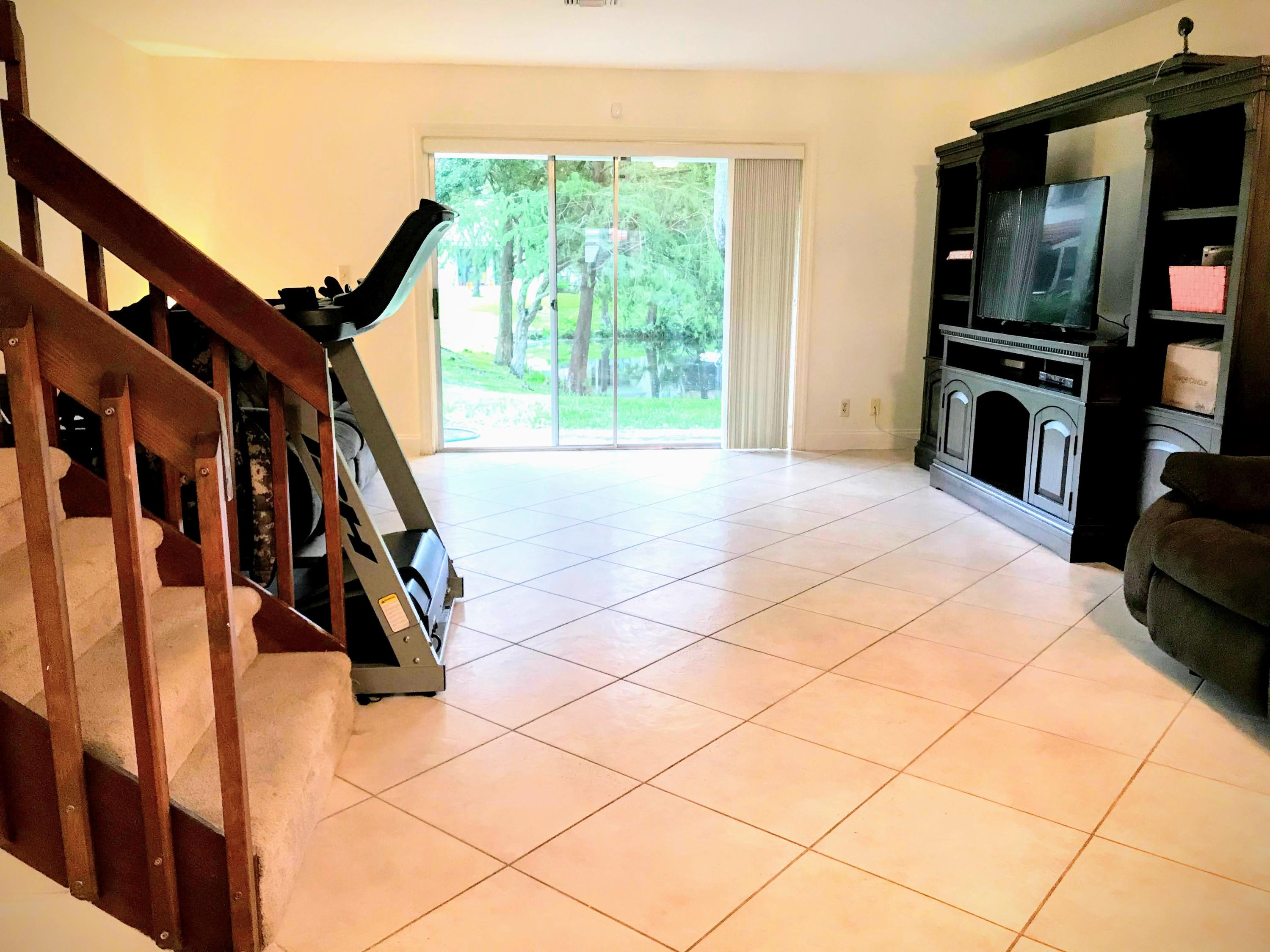 6386 Boca Circle Boca Raton, FL 33433 - Photo 5 of 29 Family Room