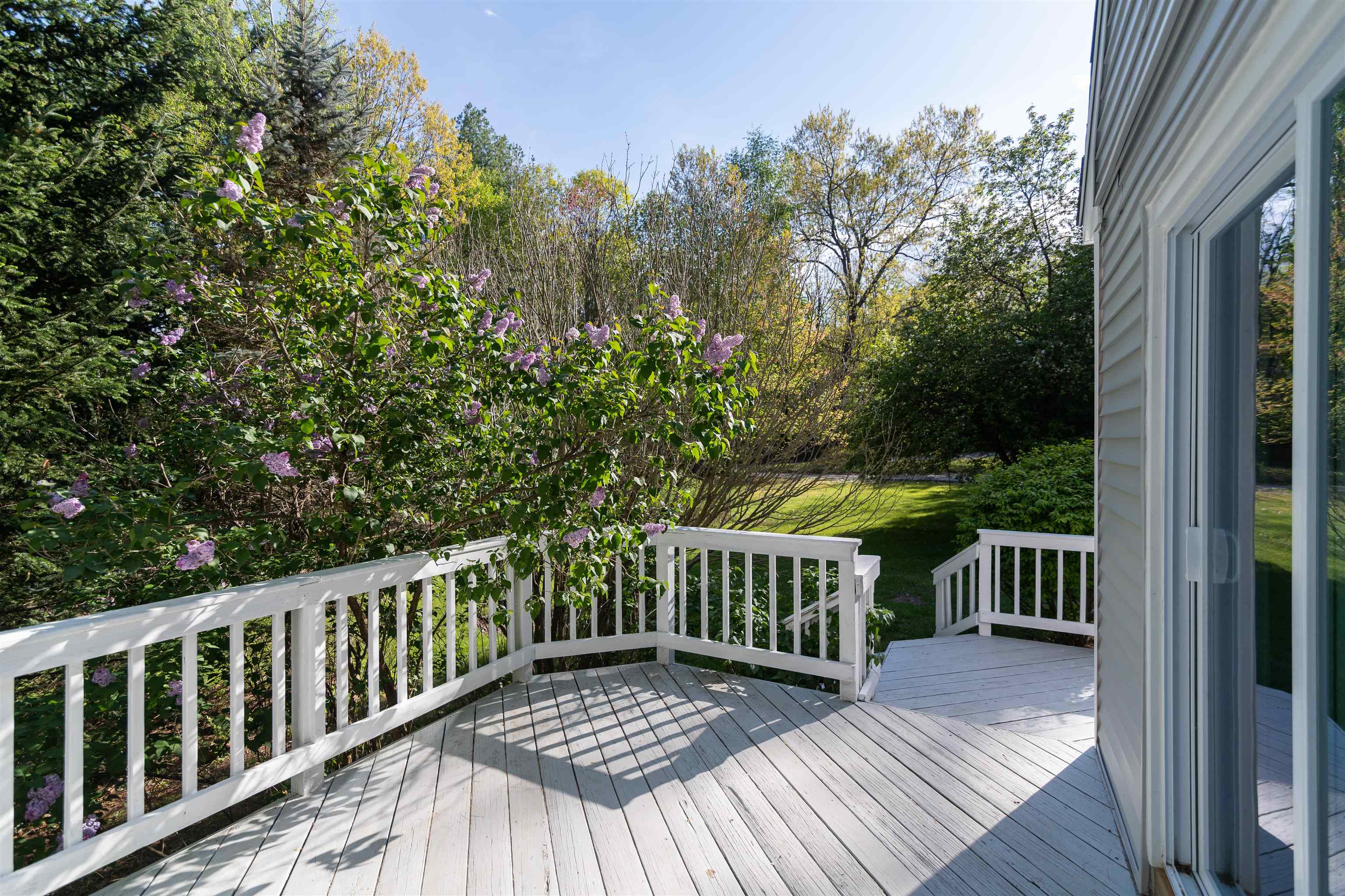 146 Hampstead Road Sandown, NH 03873 - Photo 3 of 40
