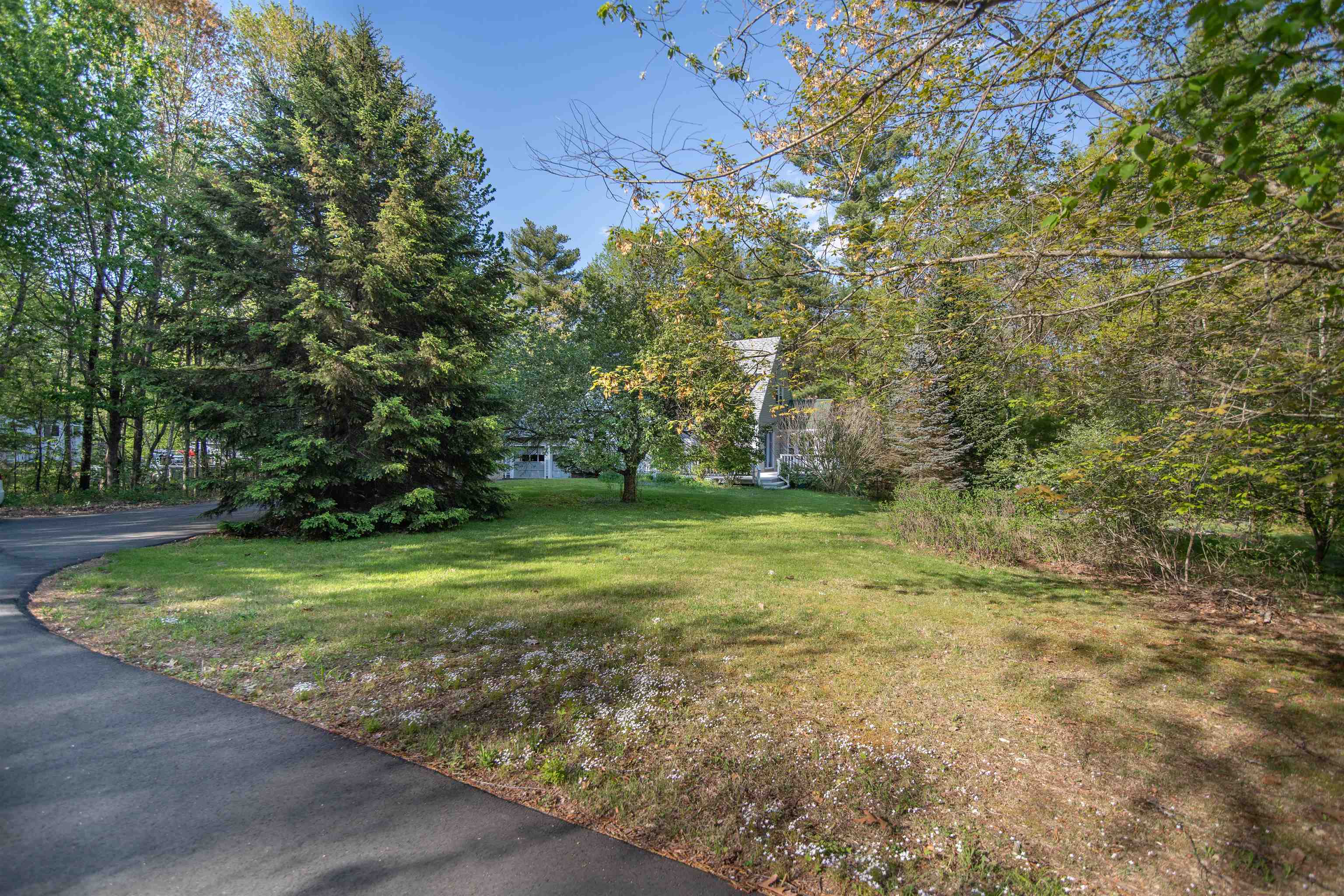146 Hampstead Road Sandown, NH 03873 - Photo 4 of 40