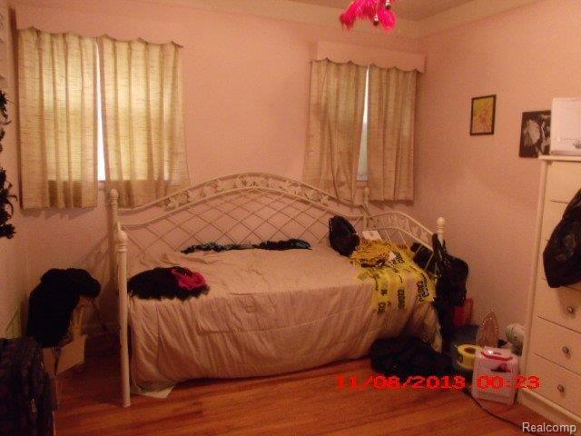430 Central Street Inkster, MI 48141 - Photo 3 of 9 GEDC0313.JPG