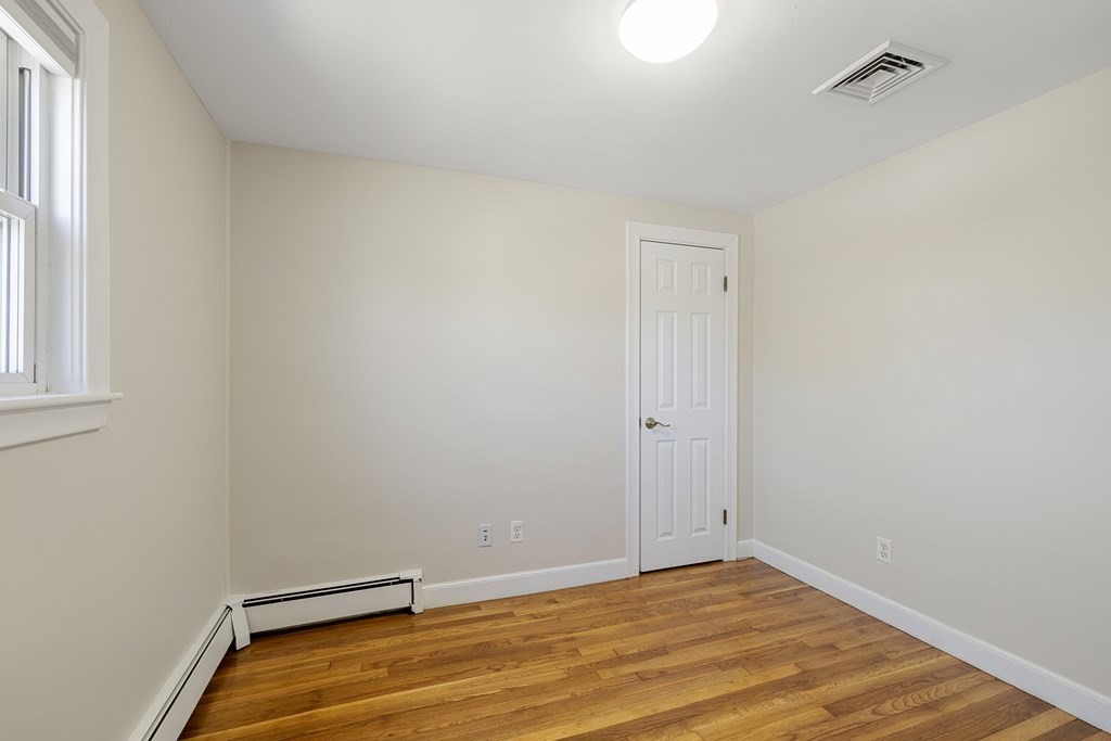 160 Ravenswood Road Waltham, MA 02453 - Photo 12 of 30