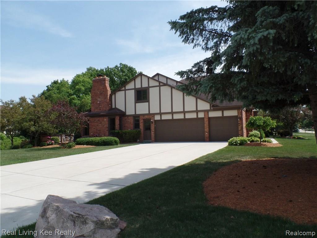1810 Snowden Circle Rochester Hills, MI 48306 - Photo 3 of 46