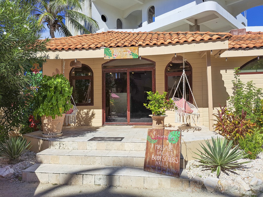 1.3 Miles North San Pedro, Unit CASITA1 Robstown, TX 78380 - Photo 32 of 37 a view of a chairs and table in a patio