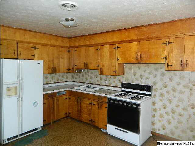 221 Brecon Access Road Talladega, AL 35160 - Photo 6 of 9