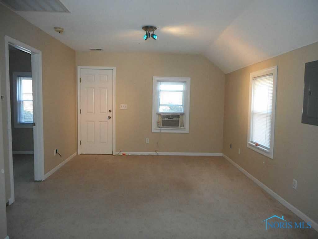 9445 Wolfinger Road Holland, OH 43528 - Photo 3 of 7 Gallery Image 3
