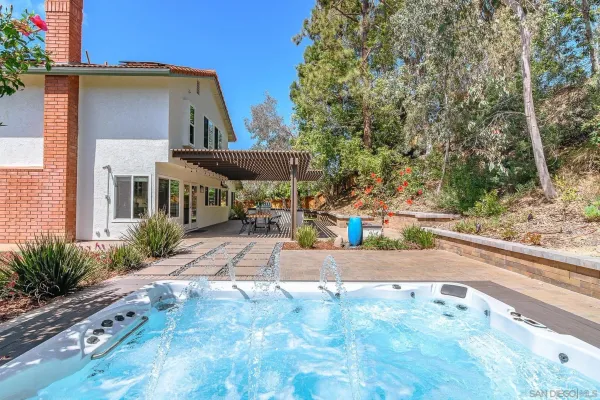 $2,199,000 | 534 Shanas Lane, Encinitas, CA 92024