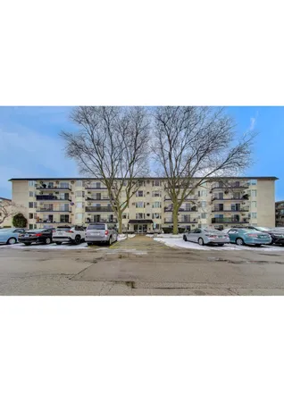 $199,000 | 5506 Lincoln Avenue, Unit A521, Morton Grove, IL 60053
