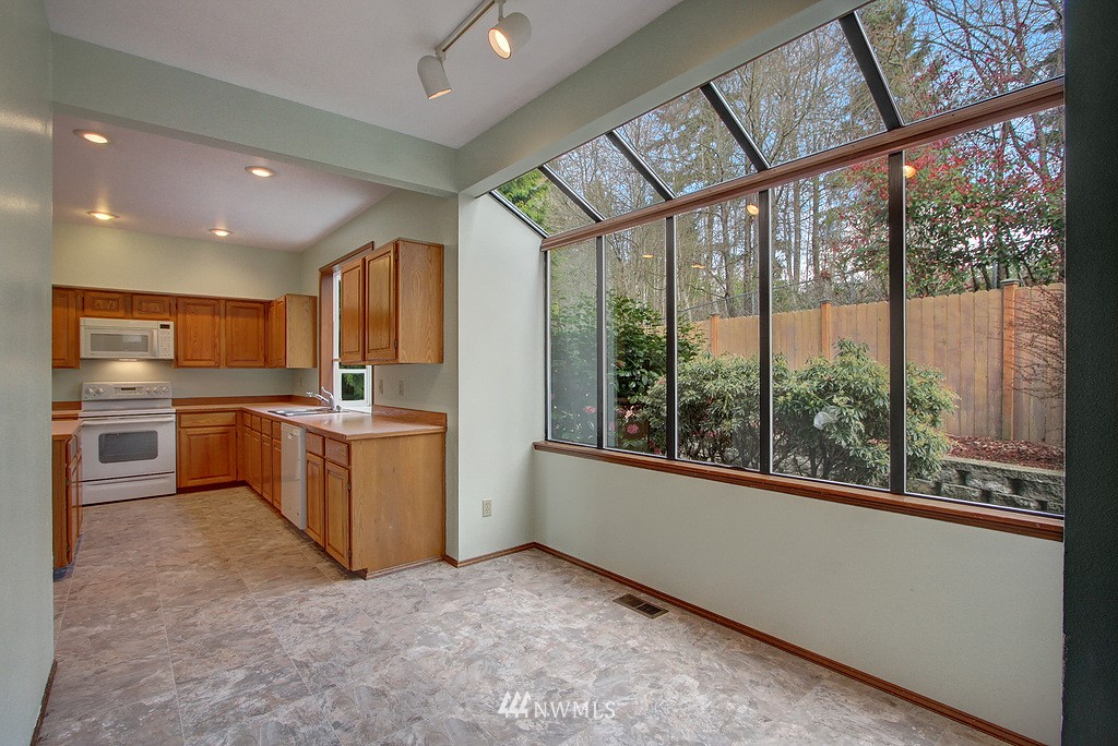 13448 Southeast 184th Street Renton, WA 98058 - Photo 11 of 25 Gallery Image 11